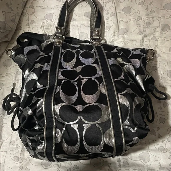 Coach poppy tote purse handles and cross body strap EUC final price drop - Picture 3 of 12